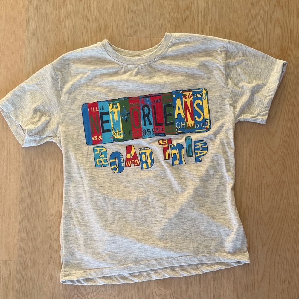 4/$10 New Orleans Road Trip Kids T-Shirt size medium